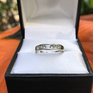 18 karat gold wedding band